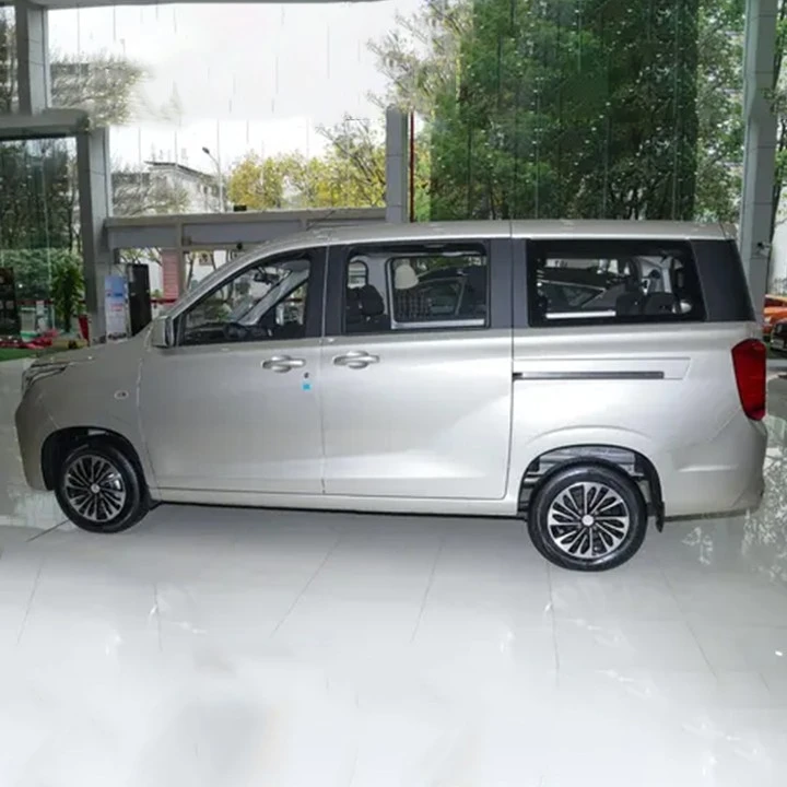 Dongfeng Glory 380 Rent Large People Carrier 